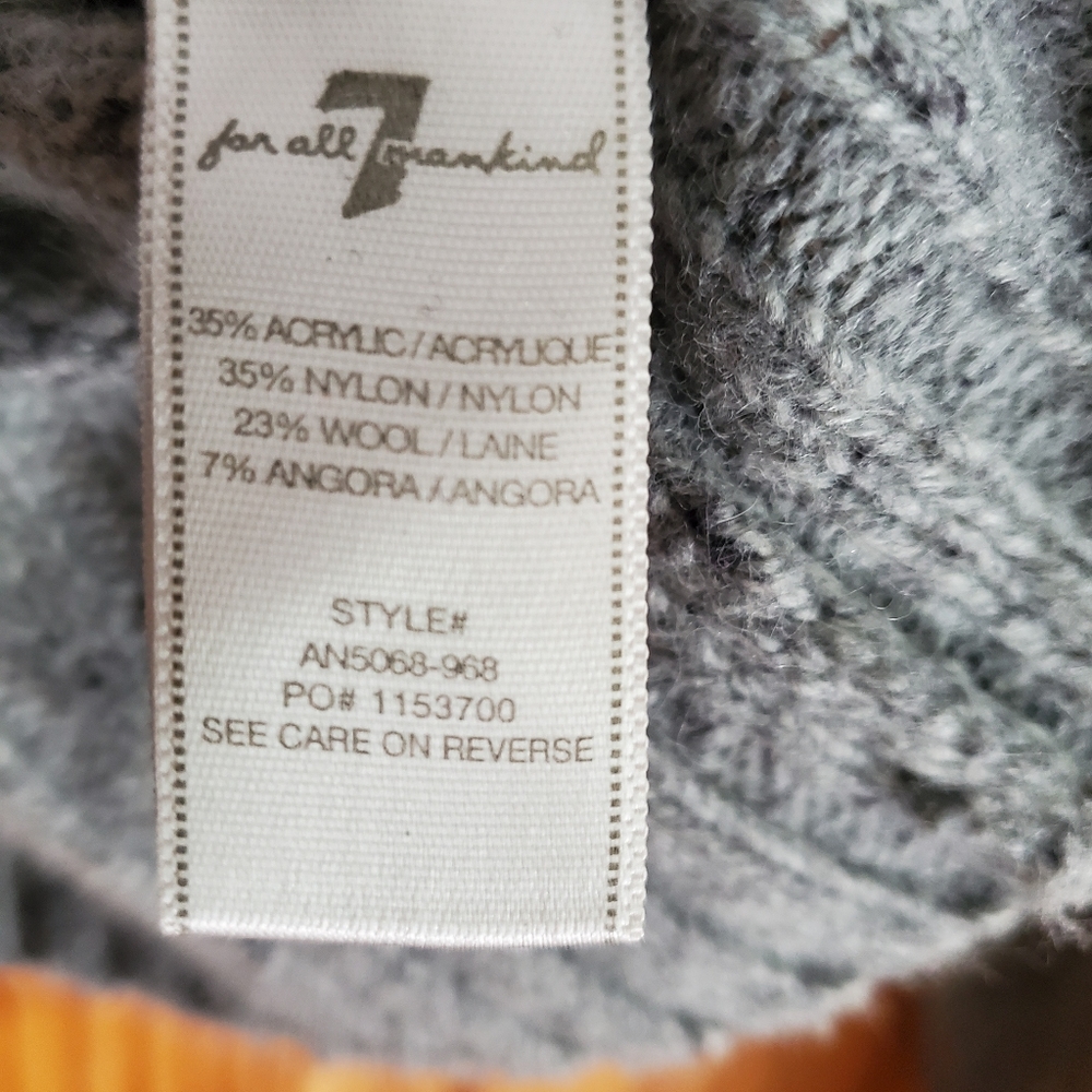 Sweater - Picture 4 of 7